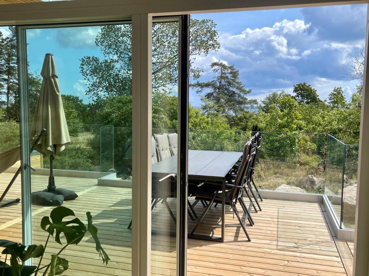 Nybygget Hus I Svaneke Taet Pa Klipper, Skov Og Hav Exterior photo